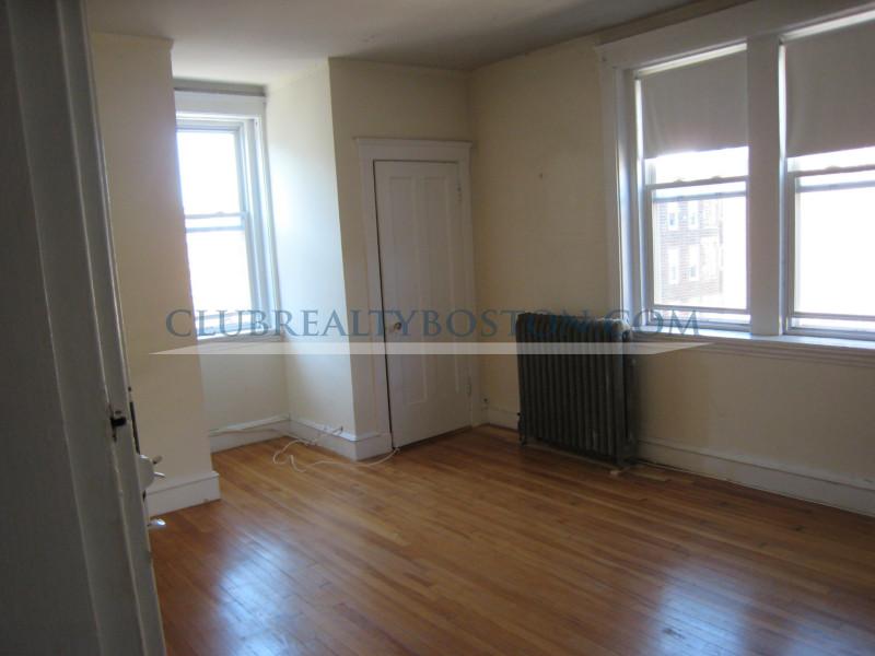 316 Saint Paul St, Washington Square