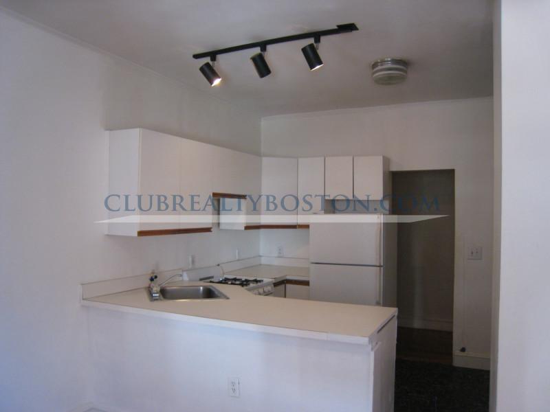 316 Saint Paul St, Washington Square