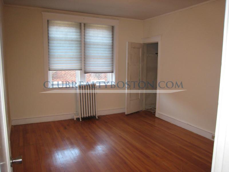 316 Saint Paul St, Washington Square