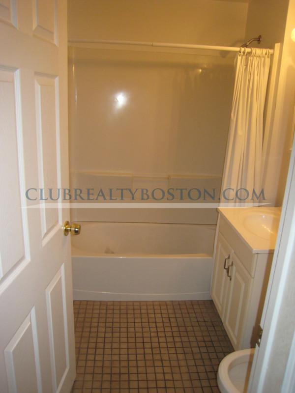 316 Saint Paul St, Washington Square