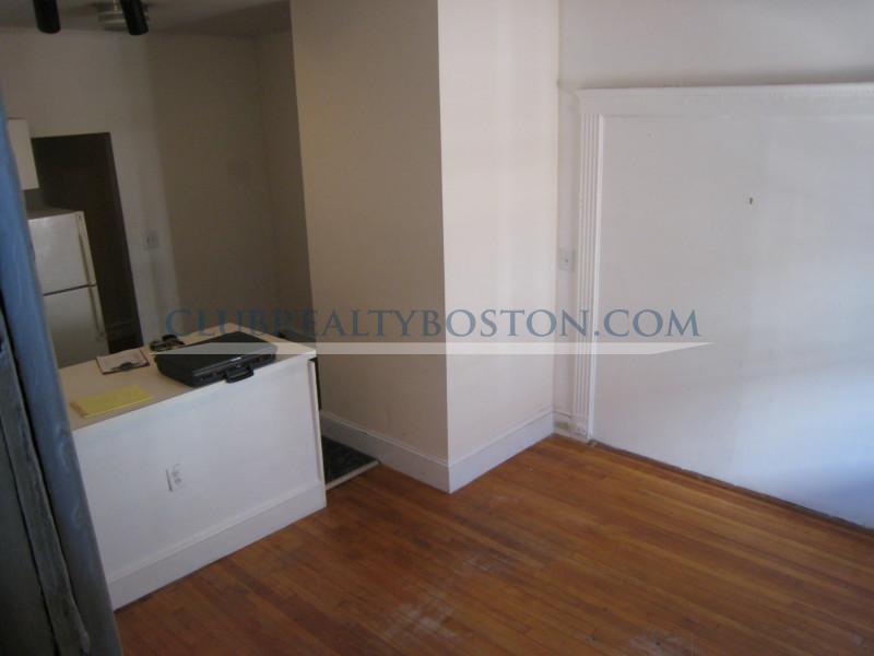 316 Saint Paul St, Washington Square