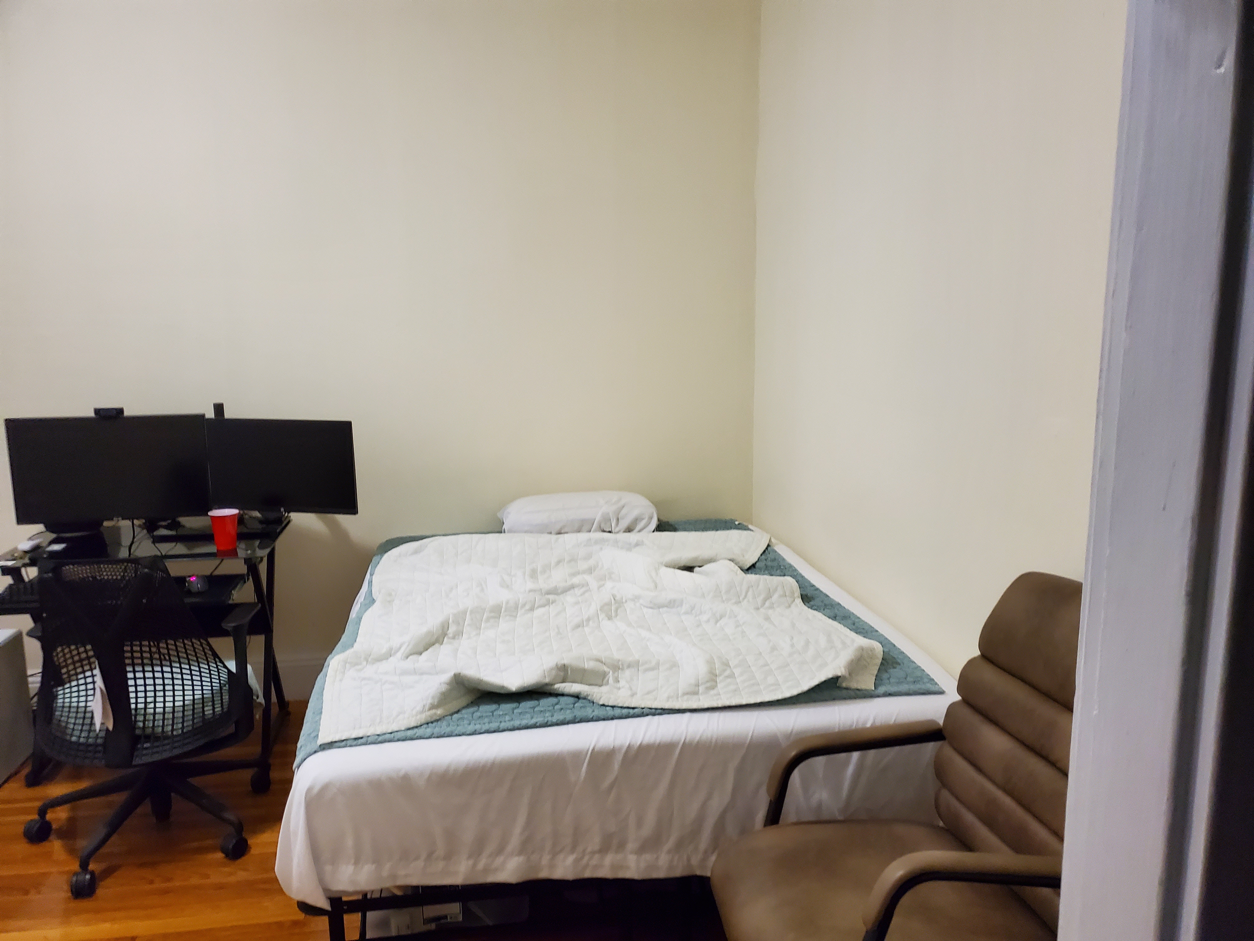 Studio bed, 1 bath apartment for rent at 1203 Boylston St Unit 2, Fenway — photo 11 of 14