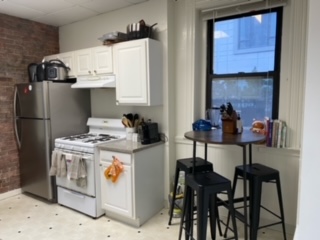 3 bed, 1 bath apartment for rent at 13 Garrison St Unit 2, Back Bay — photo 3 of 15