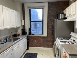 3 bed, 1 bath apartment for rent at 13 Garrison St Unit 2, Back Bay — photo 4 of 15
