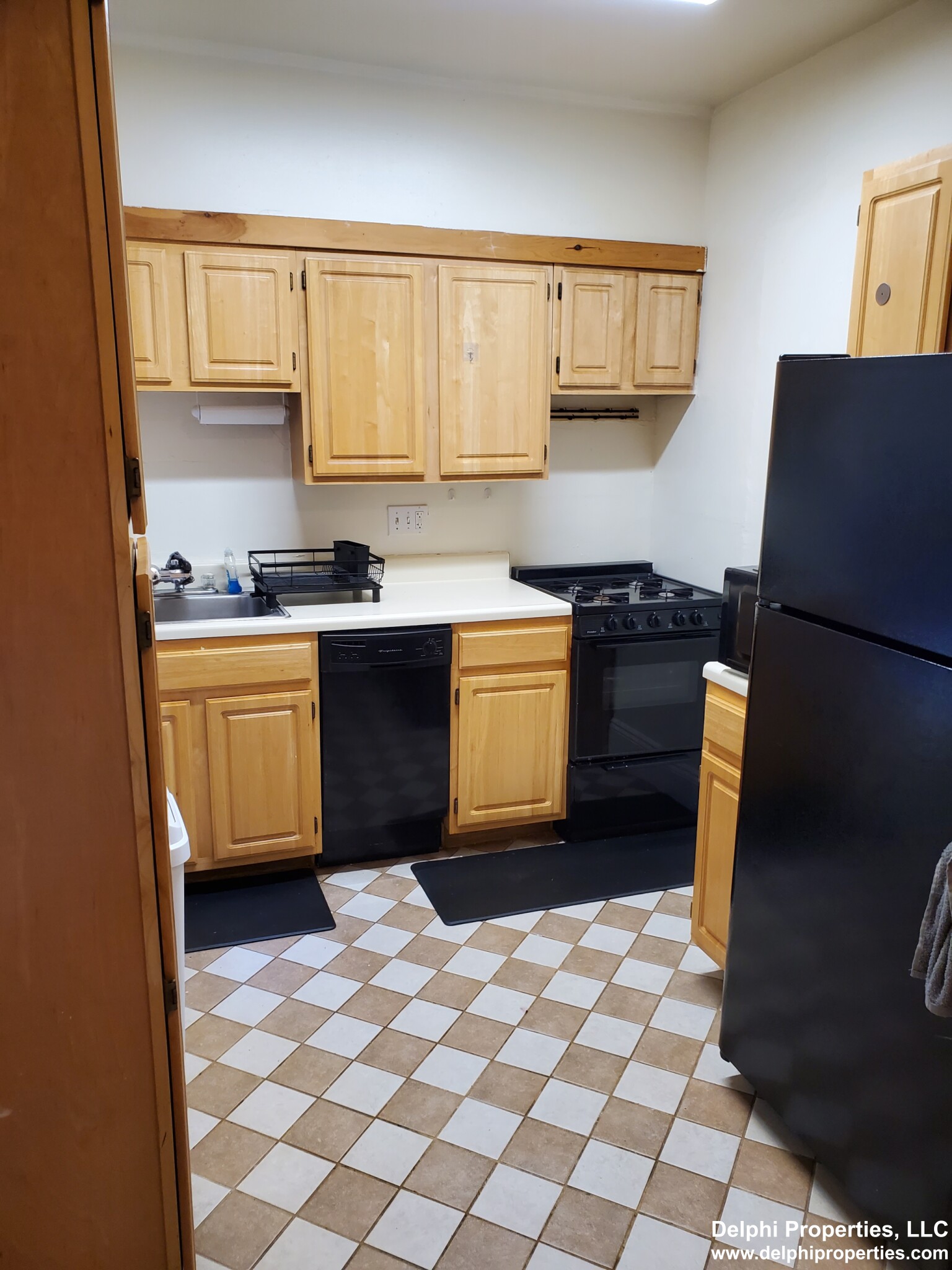 Photos of apartment on Wendell St.,Cambridge MA 02138