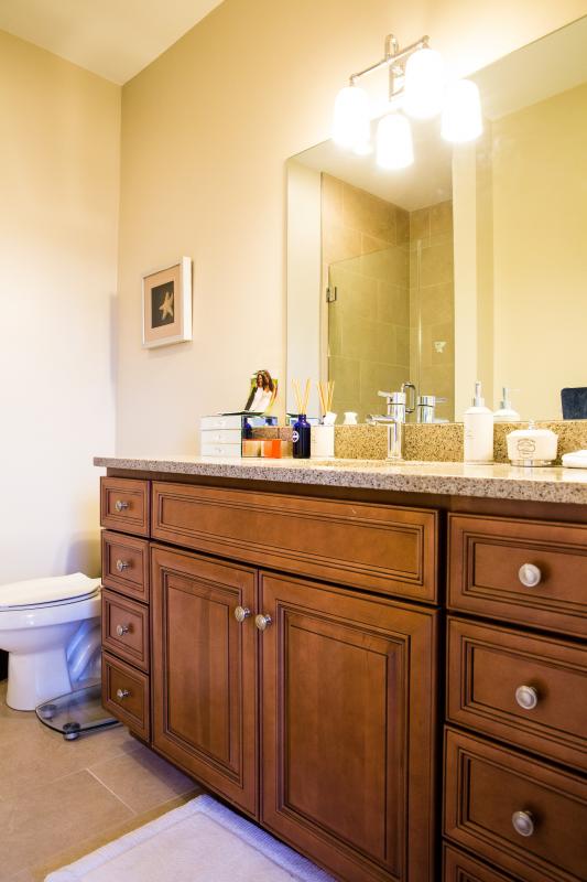 20 Englewood Ave, Washington Square