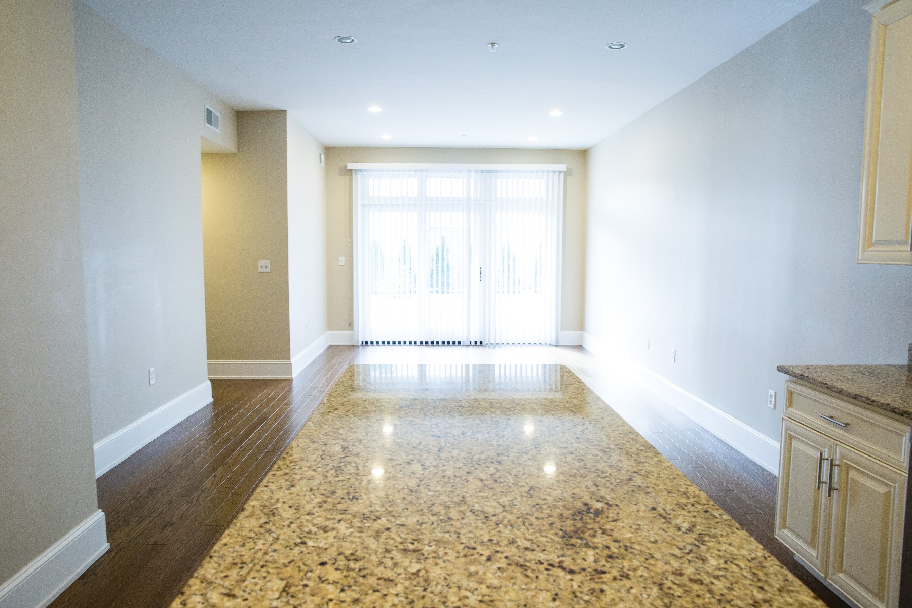 375 Market St, Oak Square