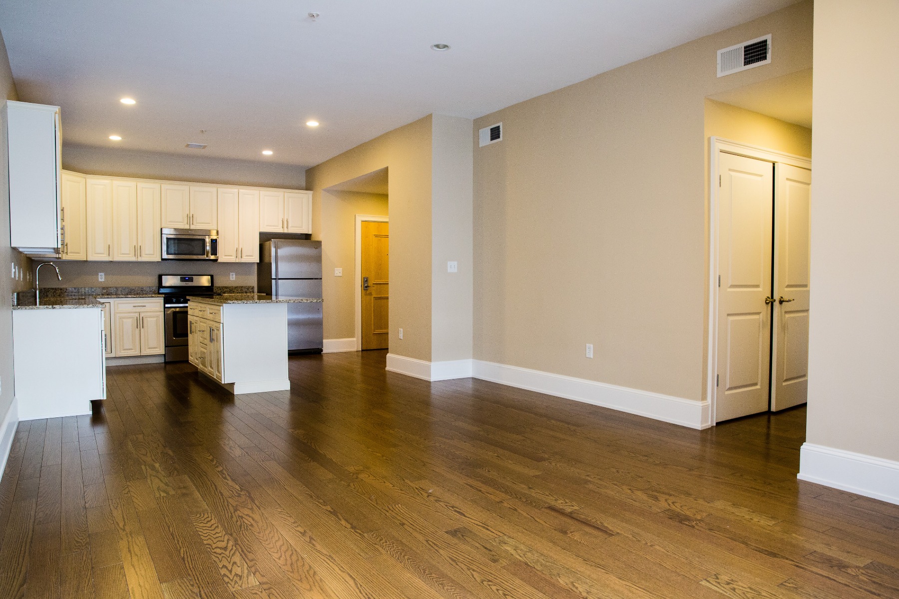 375 Market St, Oak Square