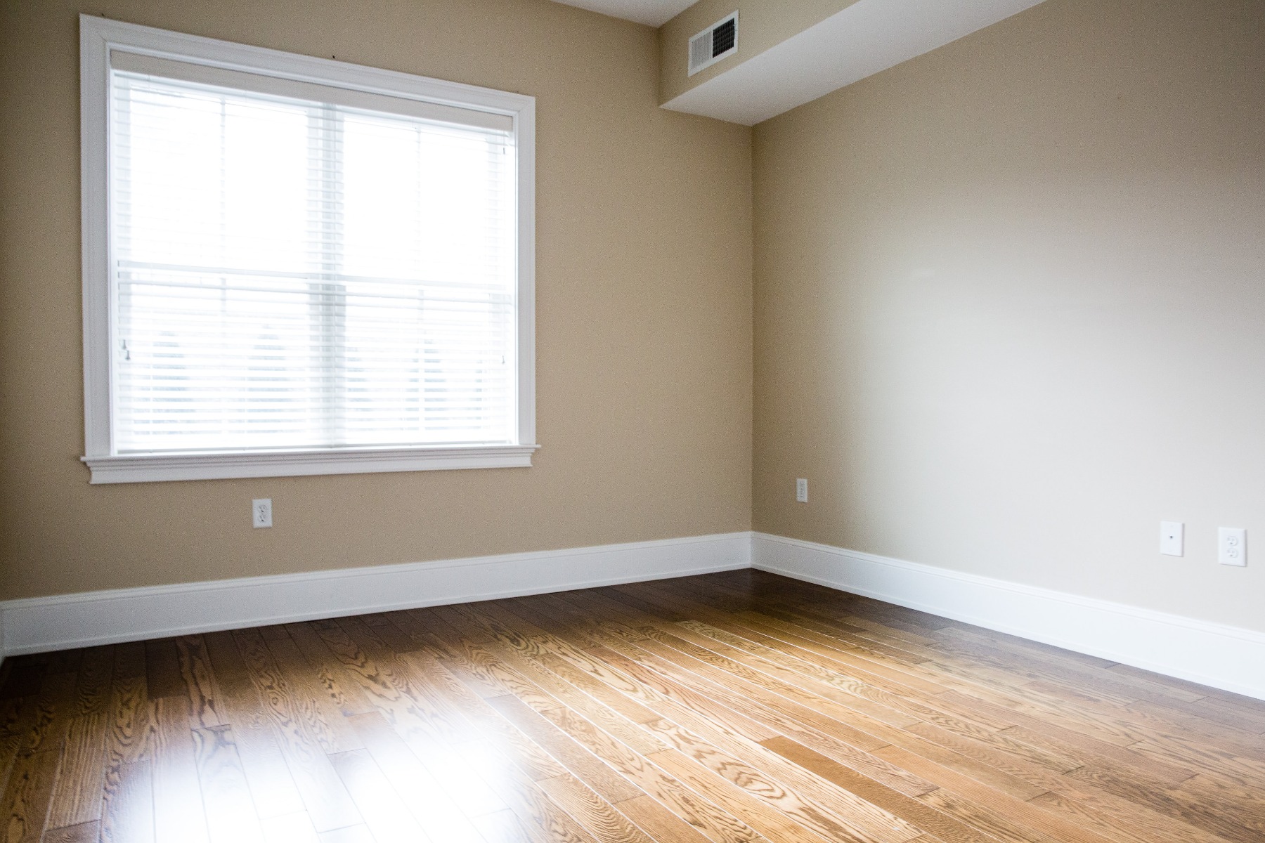 375 Market St, Oak Square