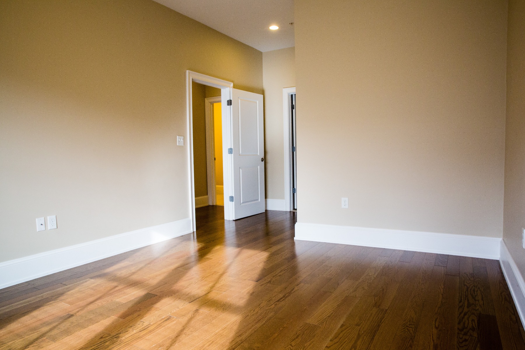 375 Market St, Oak Square