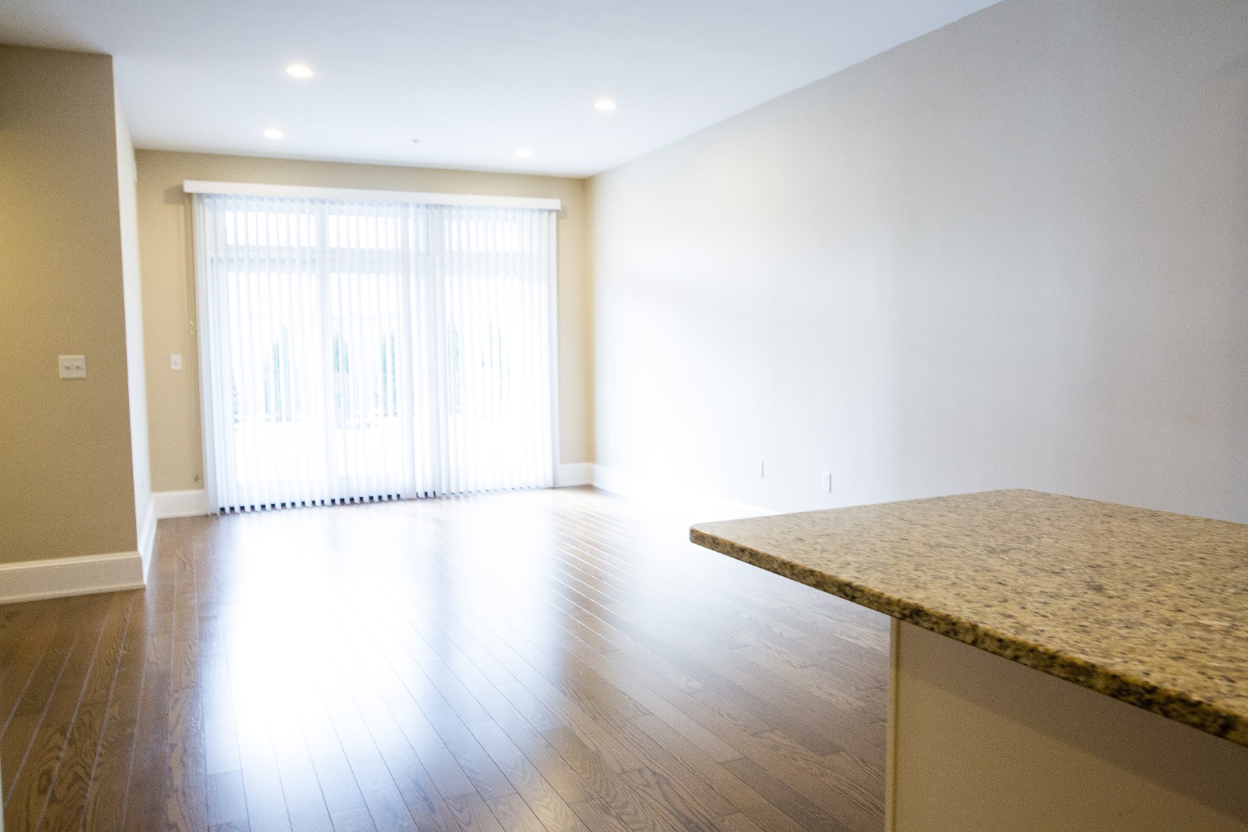 375 Market St, Oak Square