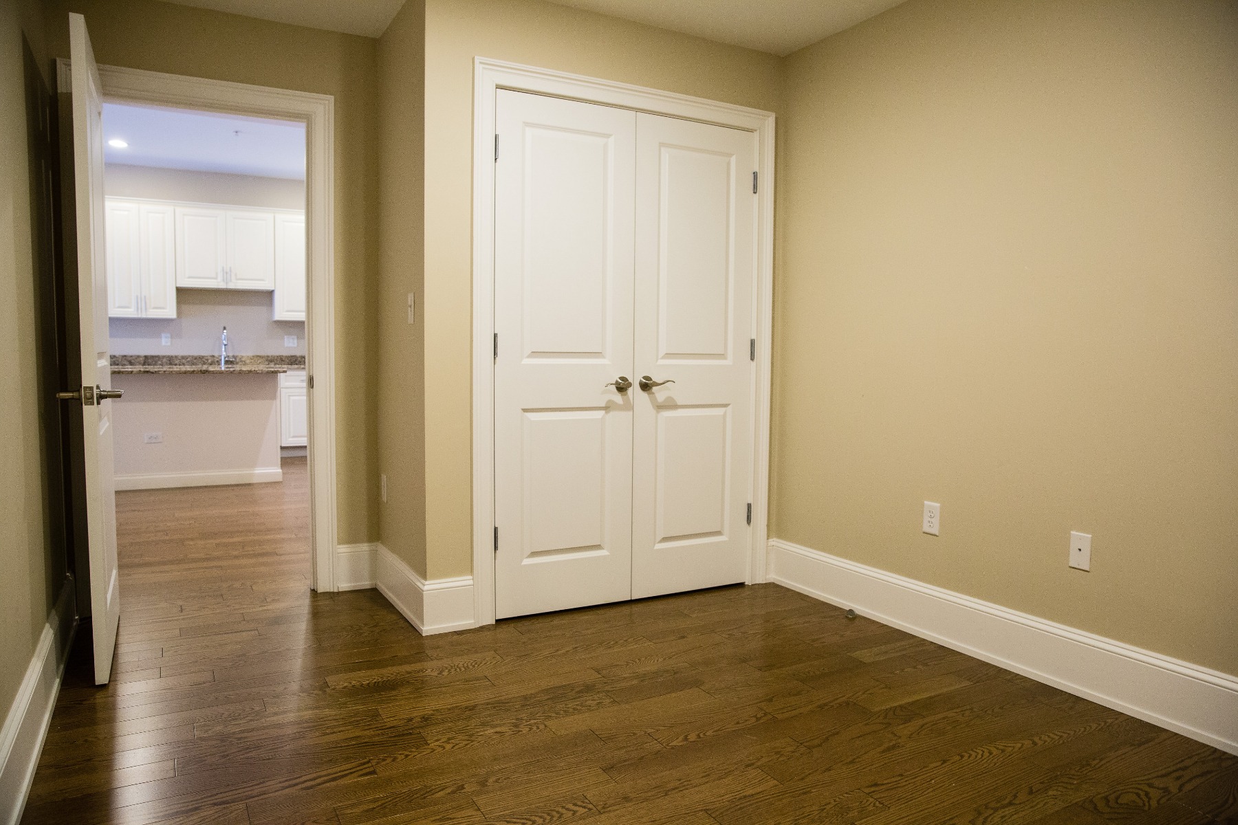 375 Market St, Oak Square