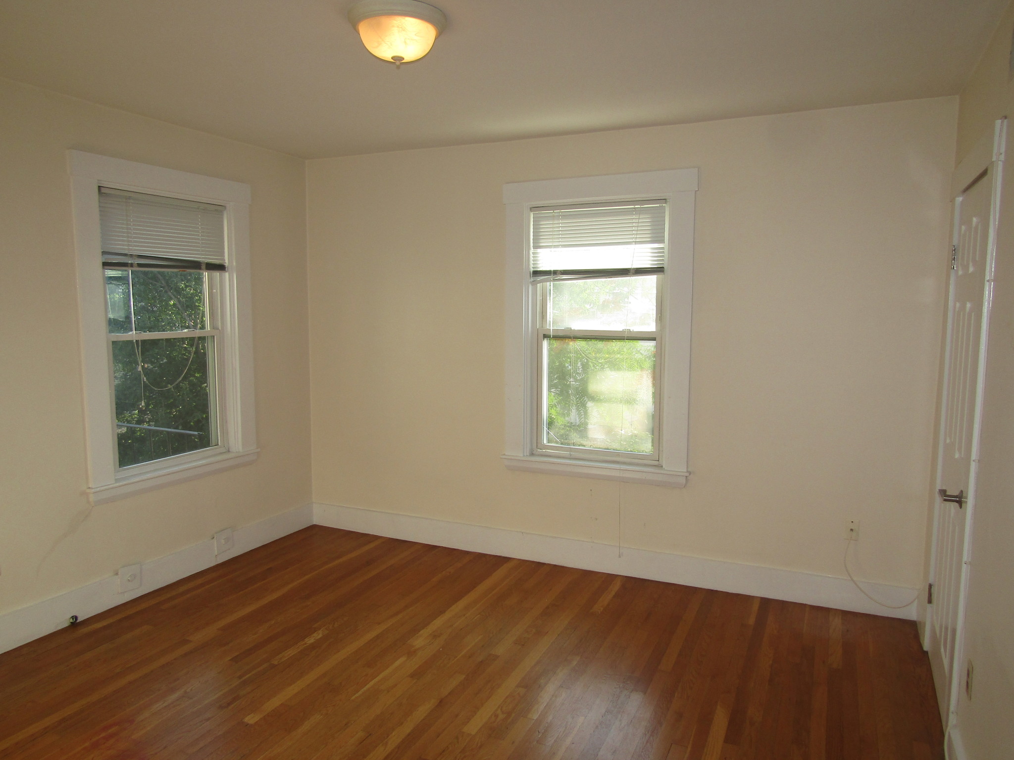 4 bed, 2 bath apartment for rent at 167 Charles St Unit 3, Waltham — photo 4 of 16