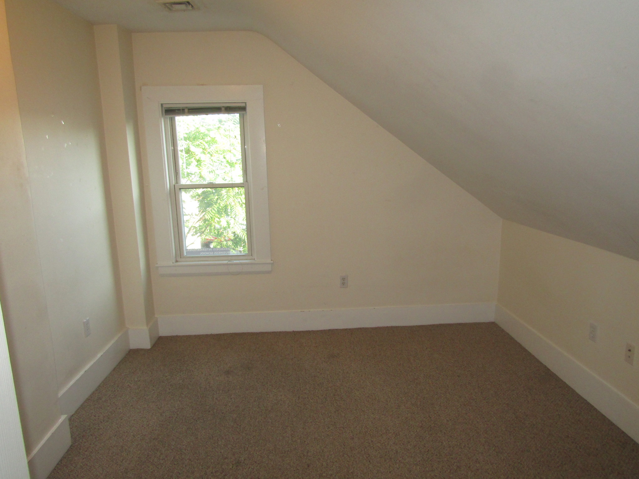 4 bed, 2 bath apartment for rent at 167 Charles St Unit 3, Waltham — photo 8 of 16