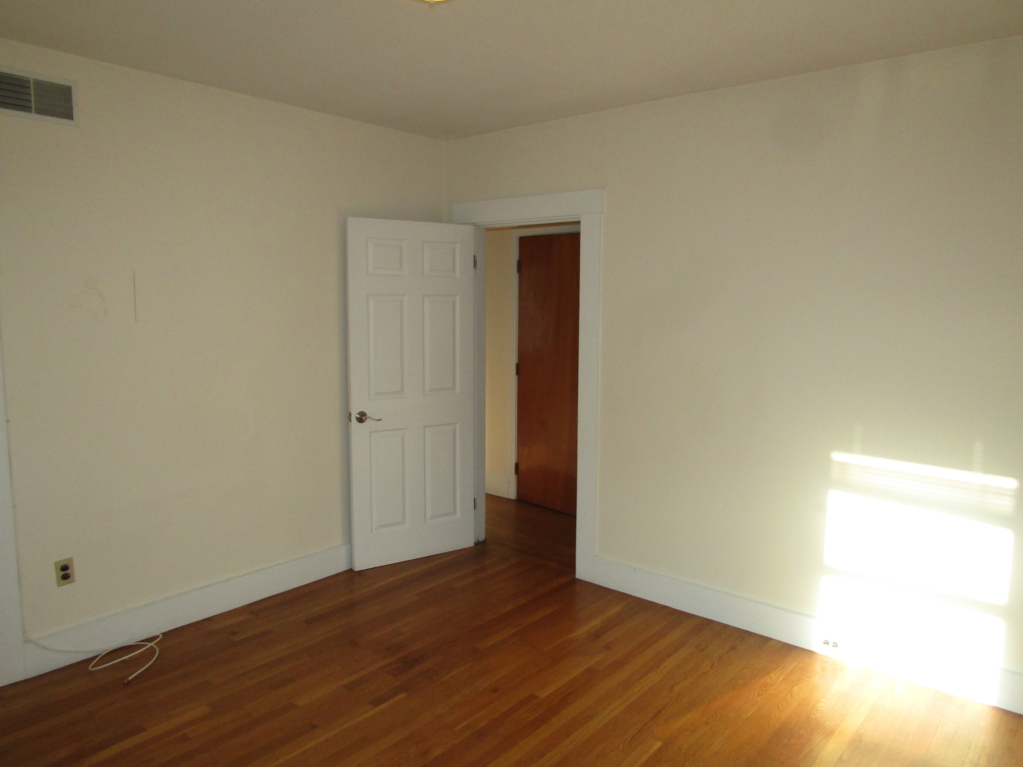 4 bed, 2 bath apartment for rent at 167 Charles St Unit 3, Waltham — photo 6 of 16