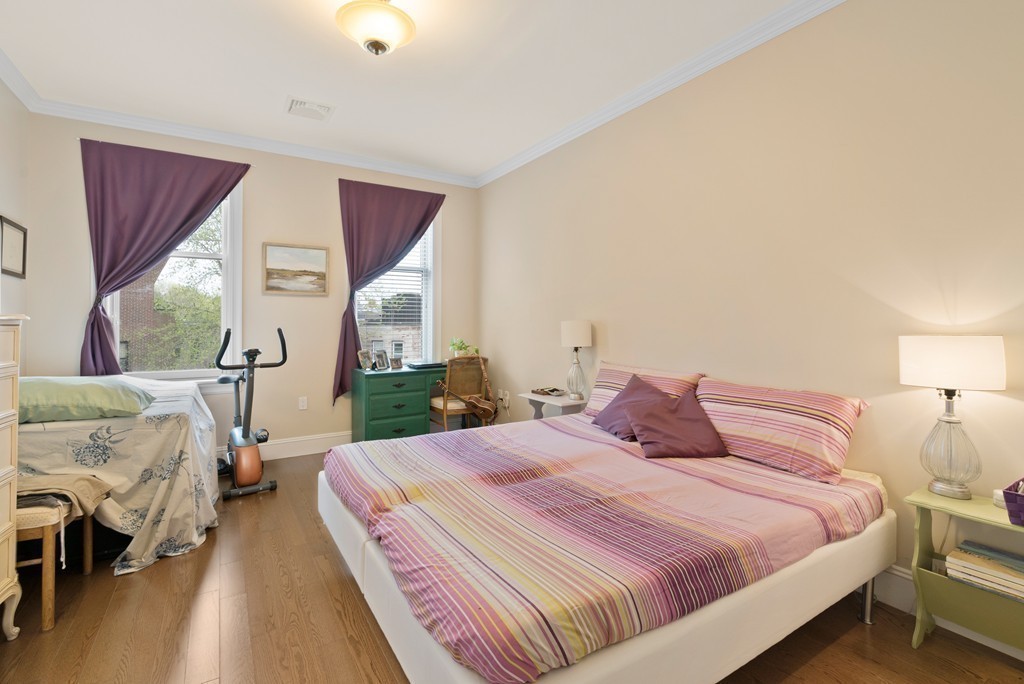 20 Englewood Ave, Washington Square