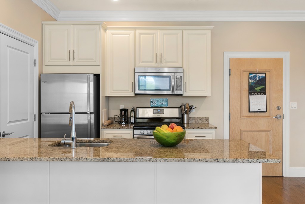 20 Englewood Ave, Washington Square