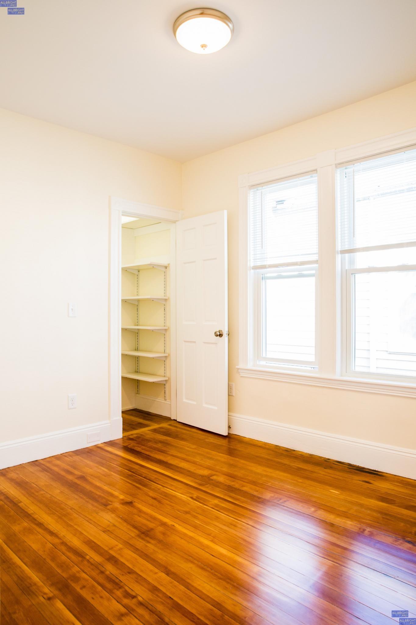 288 Summit Ave, Brighton