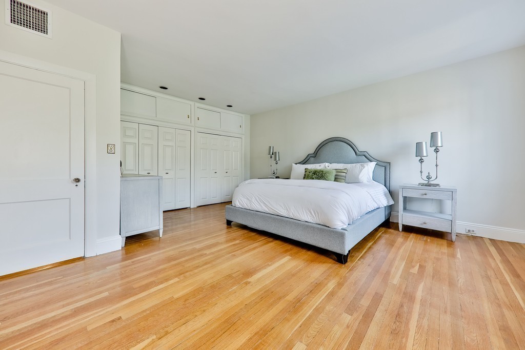 24 Dean Rd, Washington Square