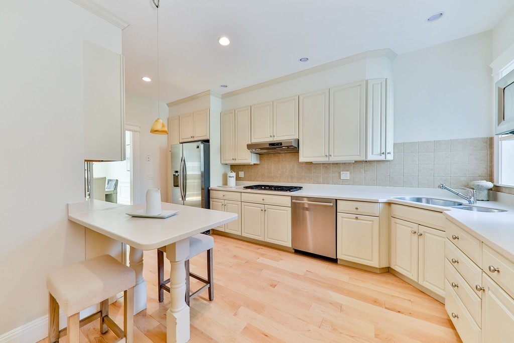 24 Dean Rd, Washington Square