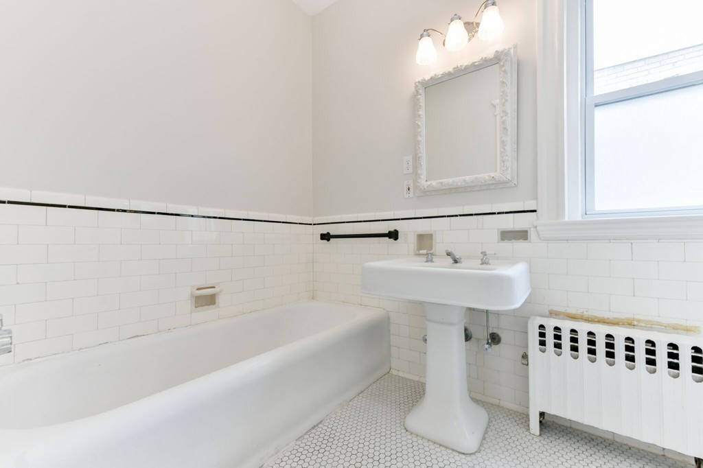 24 Dean Rd, Washington Square