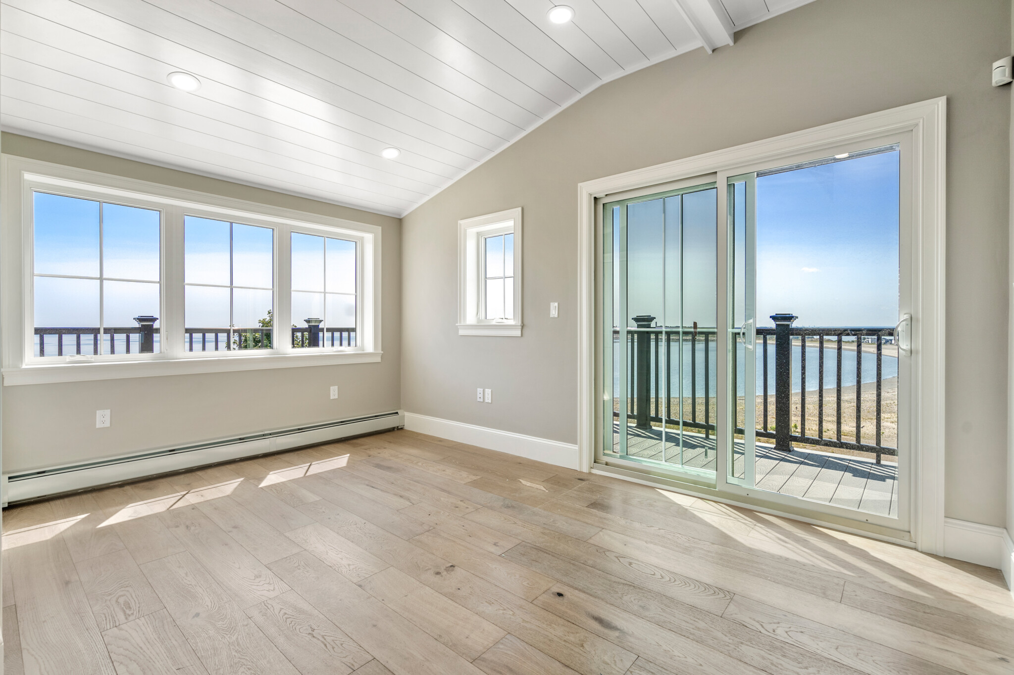 77 Harbor View Ave, Winthrop