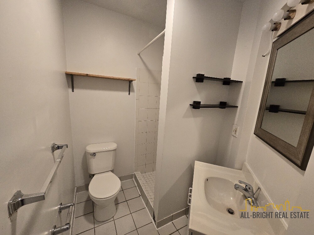 https://ygl-photos.s3.us-west-004.backblazeb2.com/26W67daf5d84084f.jpg