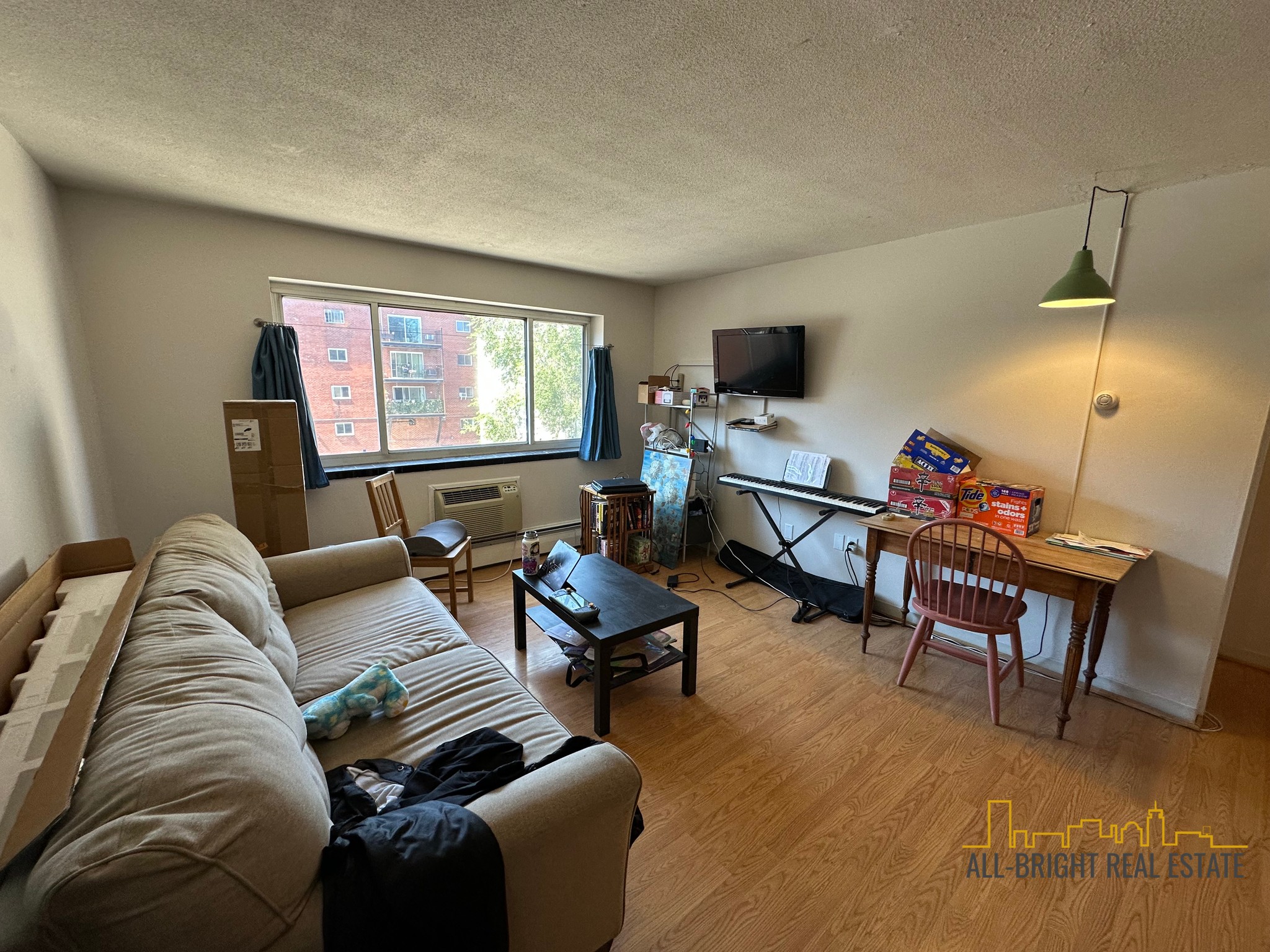 Pictures of  property for rent on Kelton, Boston, MA 02134