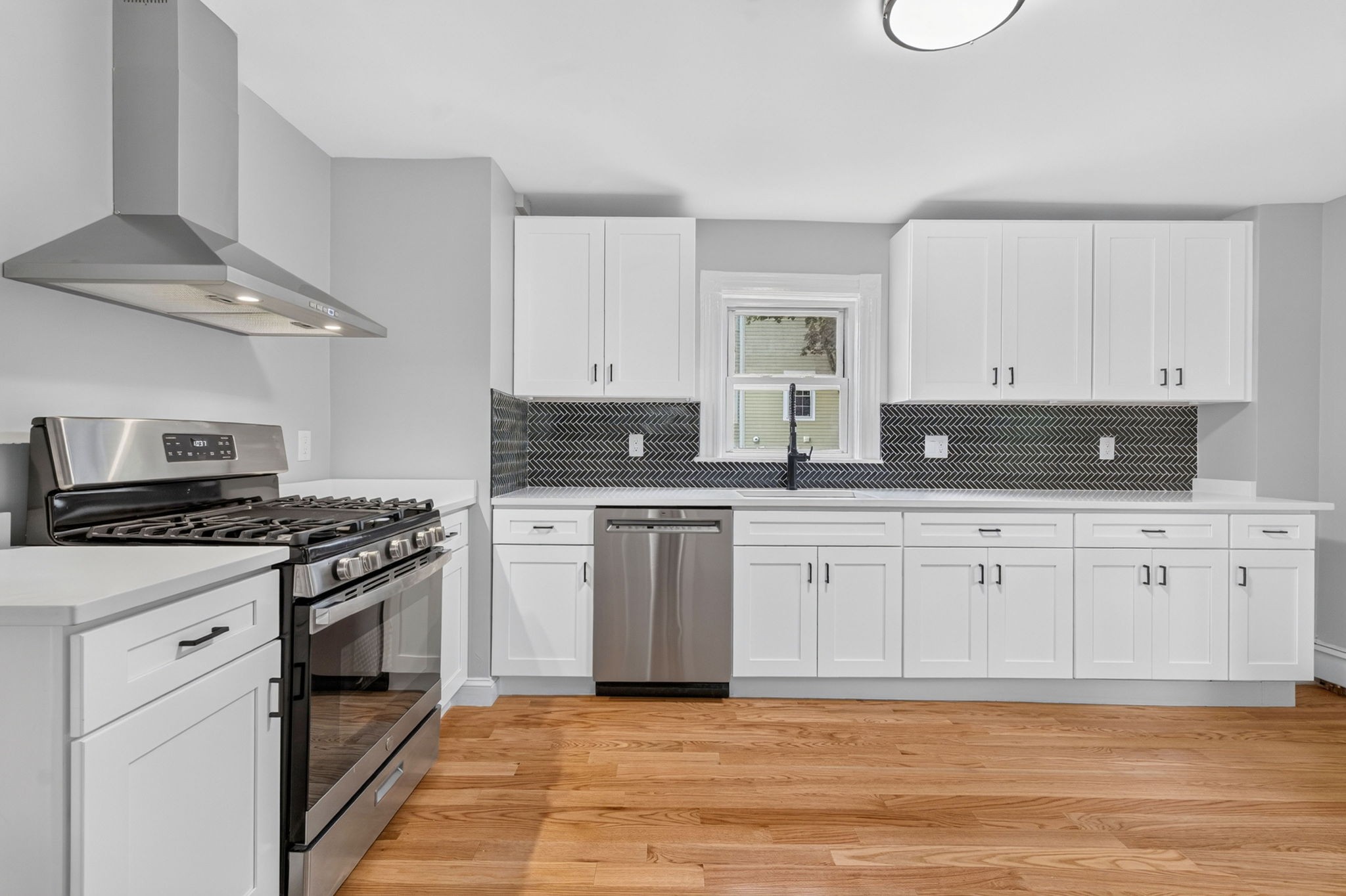 Pictures of  property for rent on Woodstock, Somerville, MA 02144