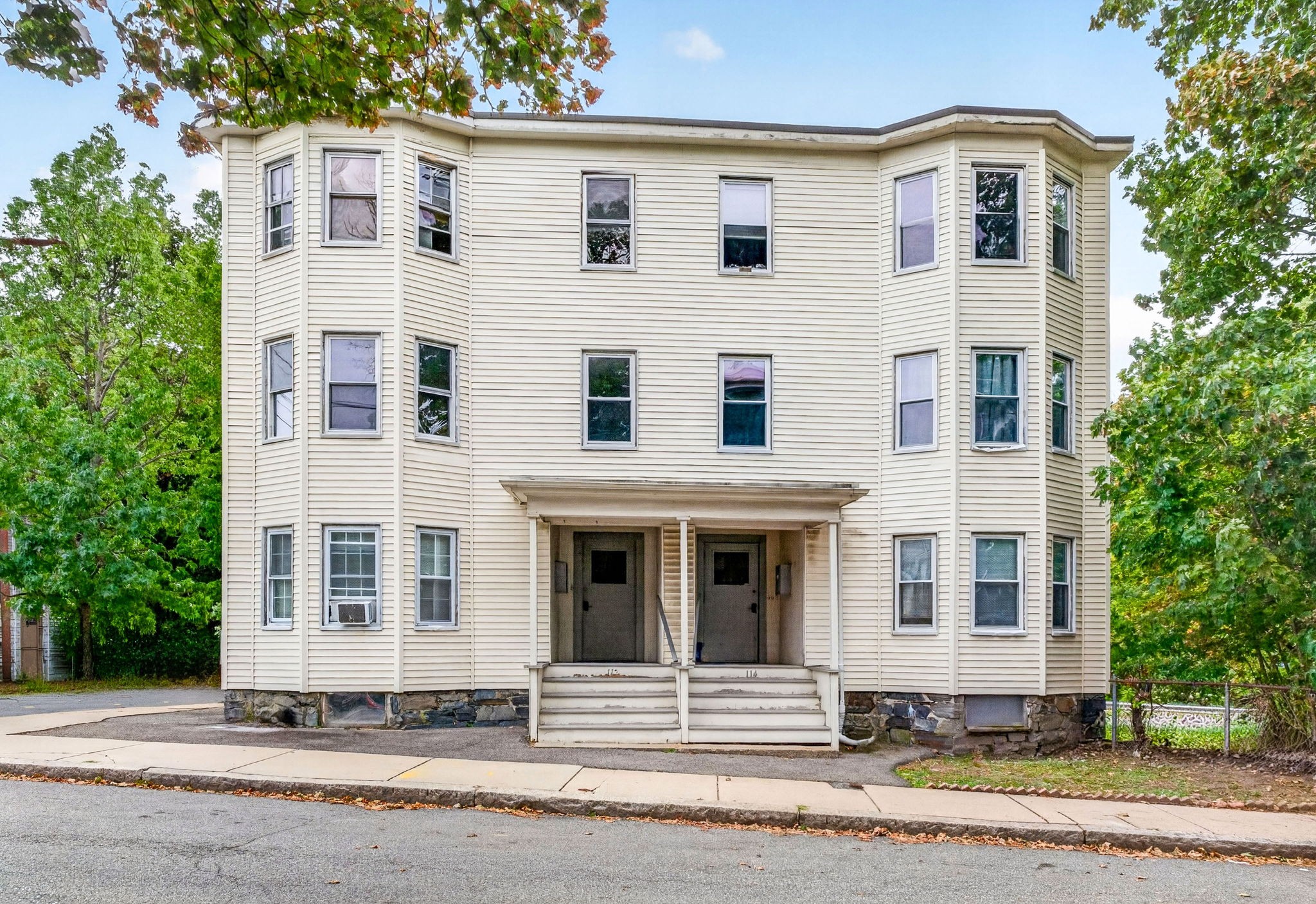 Photos of apartment on Woodstock,Somerville MA 02144