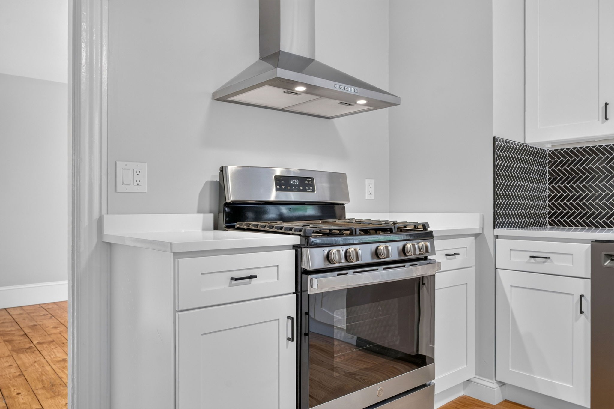 Photos of apartment on Woodstock,Somerville MA 02144