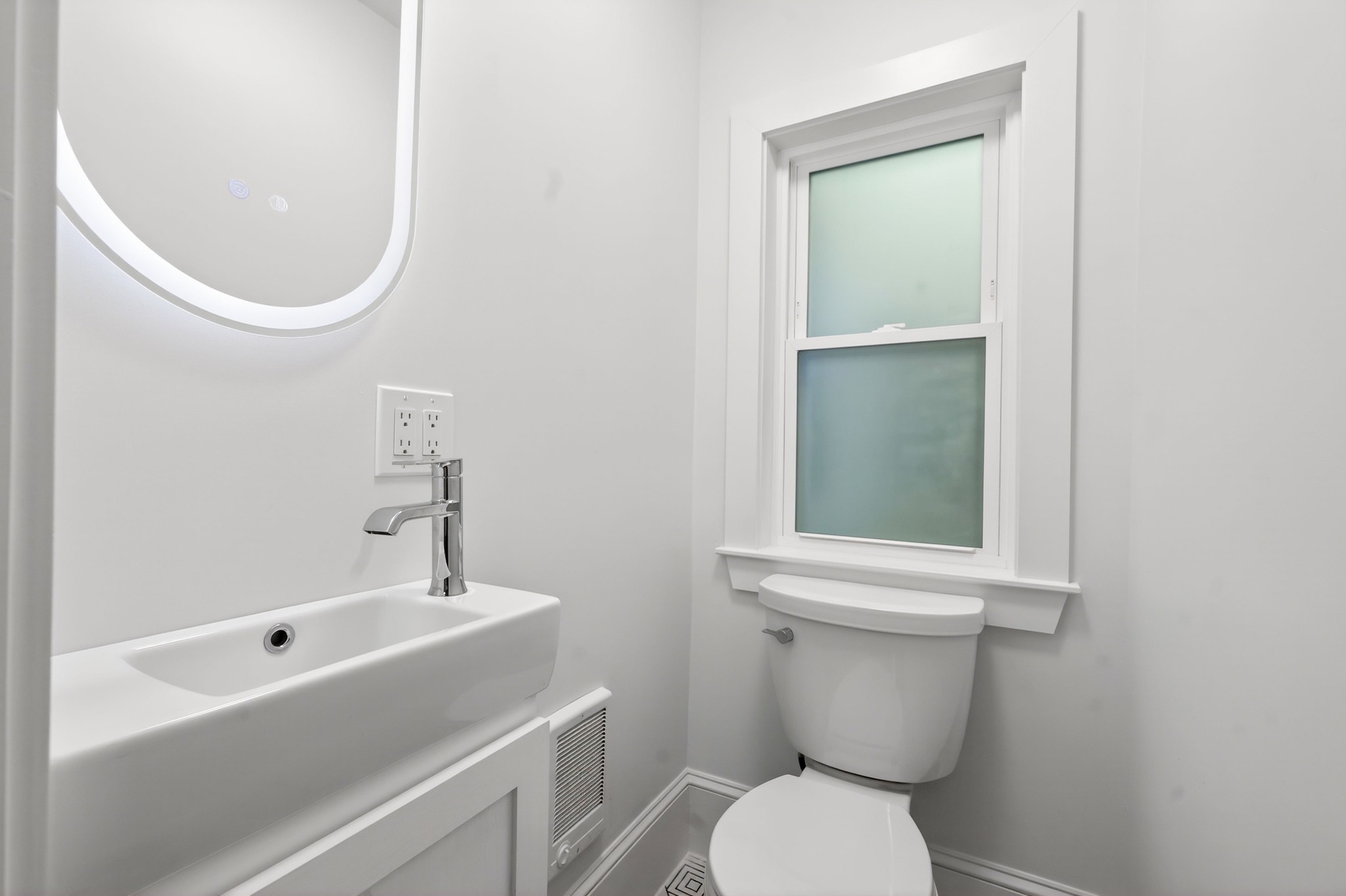Photos of apartment on Woodstock,Somerville MA 02144