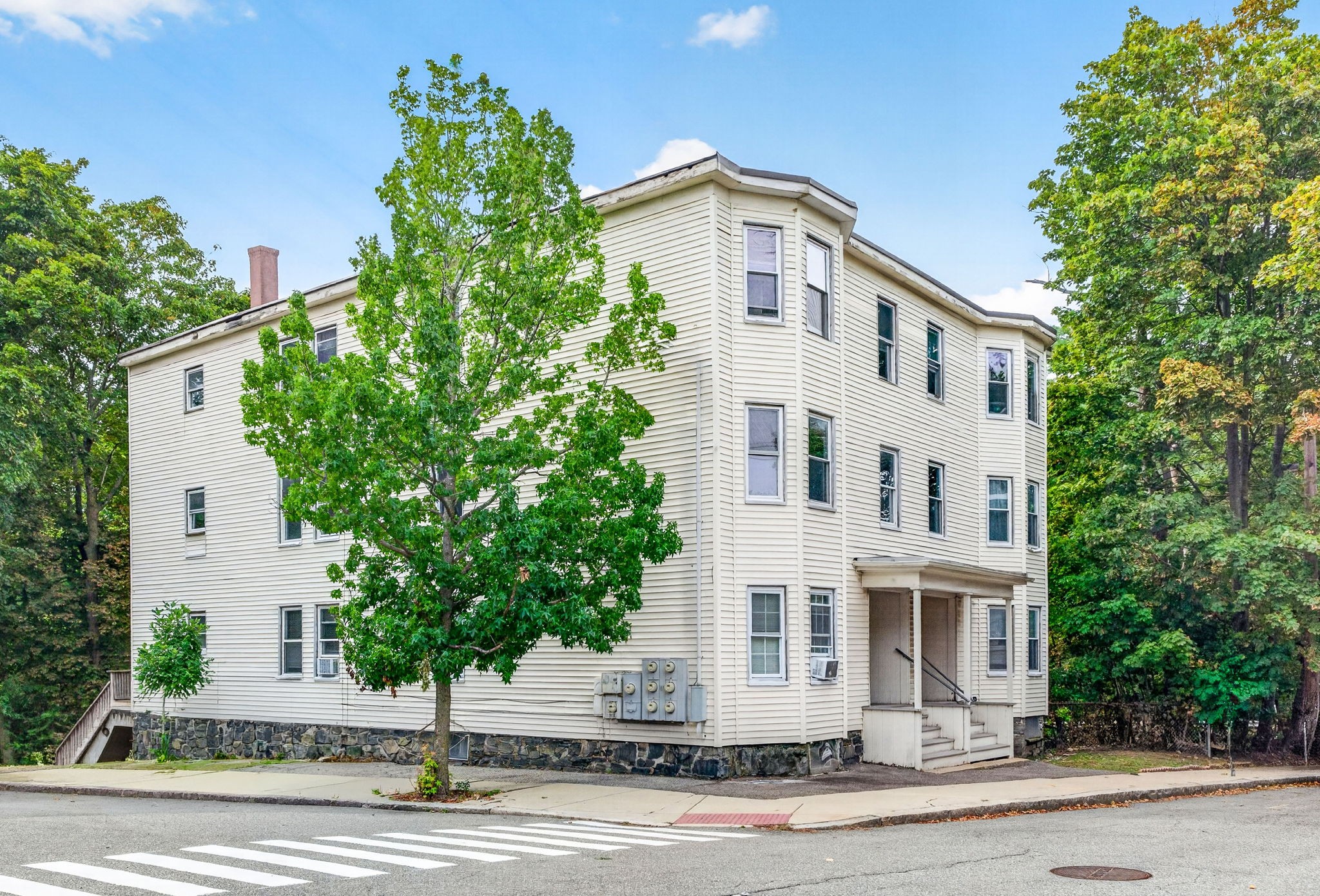 Photos of apartment on Woodstock,Somerville MA 02144