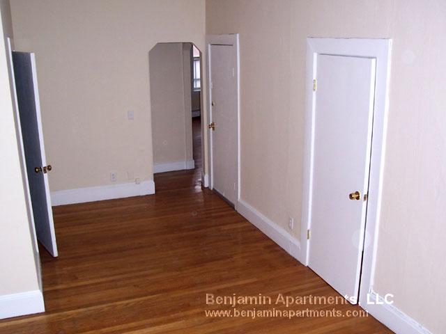 114 Willow St, Wellington-Harrington