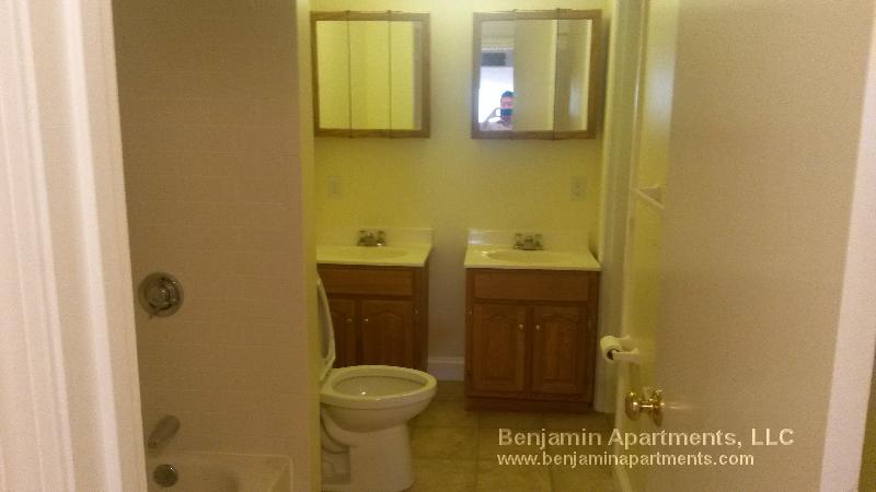 33 Lancaster Ter, Brookline Village