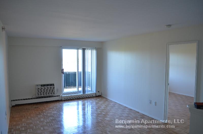 185 Freeman St, North Brookline