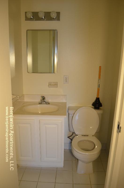 185 Freeman St, North Brookline