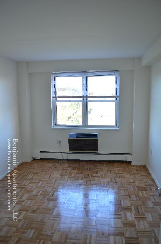 185 Freeman St, North Brookline