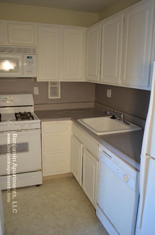 185 Freeman St, North Brookline