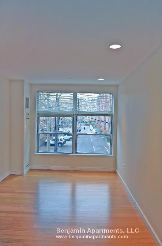 601 Albany St, South End