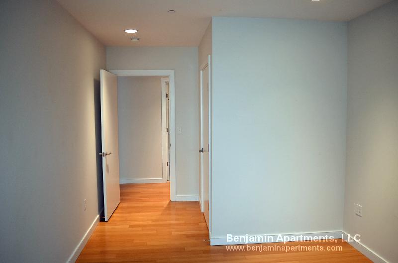 601 Albany St, South End