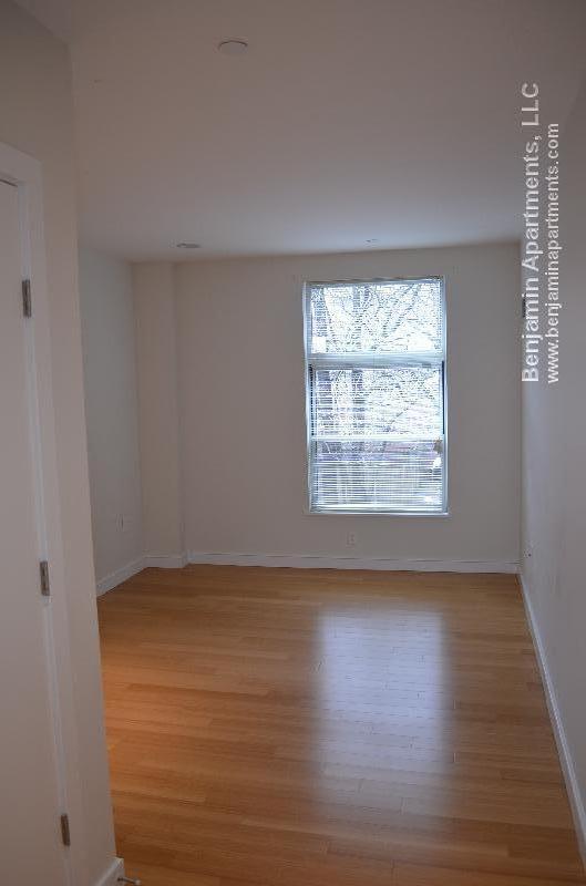 601 Albany St, South End