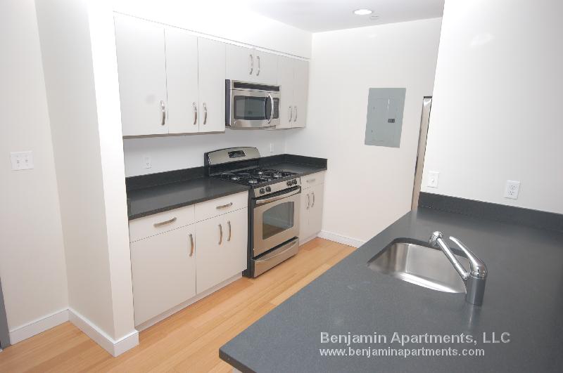 601 Albany St, South End