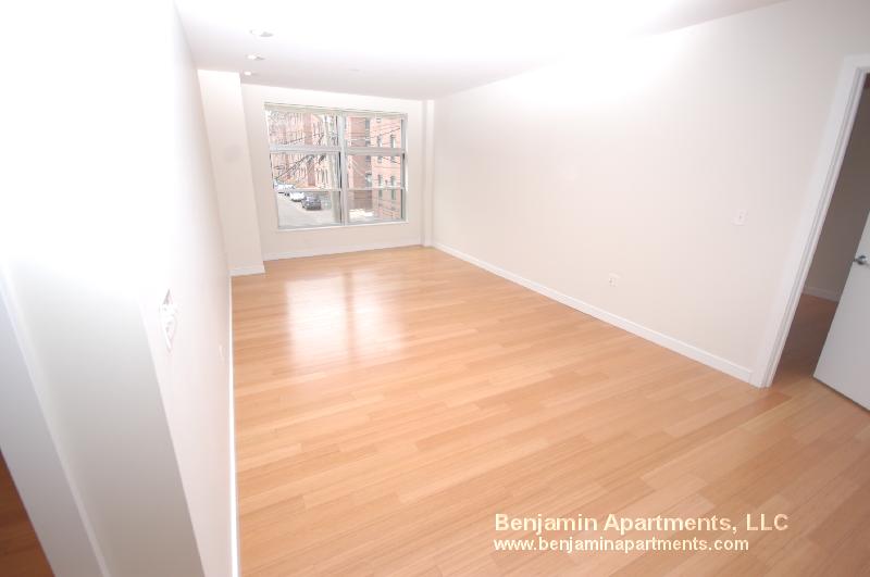 601 Albany St, South End