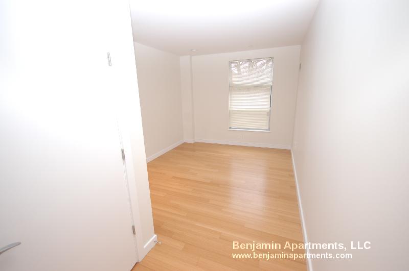 601 Albany St, South End