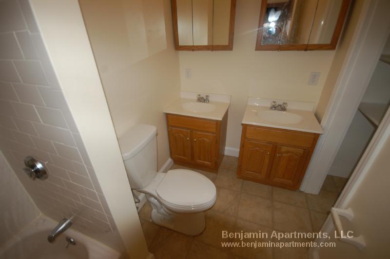 33 Lancaster Ter, Brookline Village