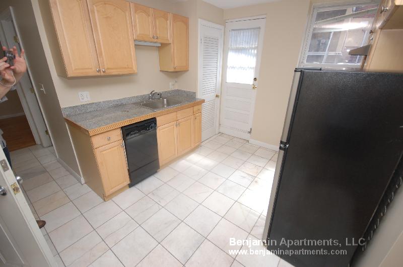 220 Hanover St, North End