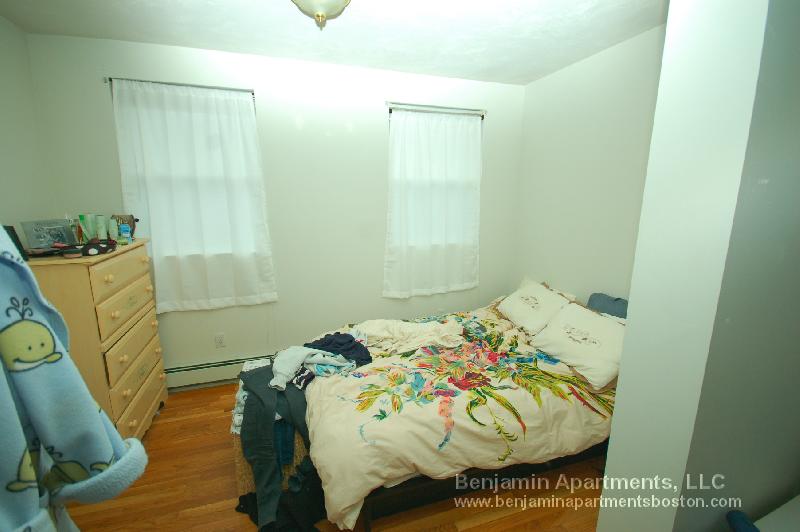 18 Greylock Rd, Allston