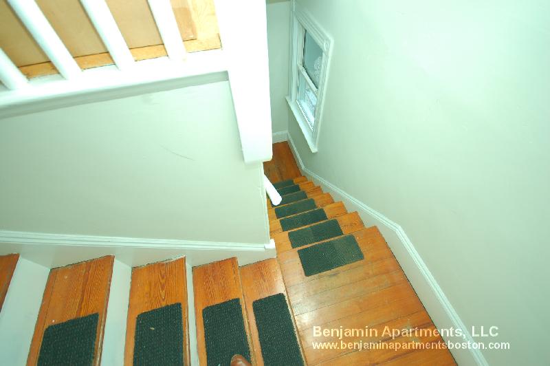 18 Greylock Rd, Allston