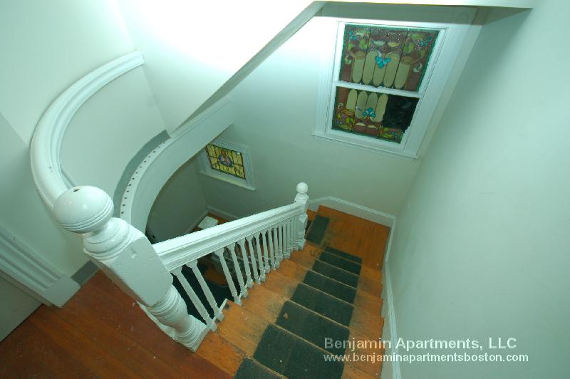 18 Greylock Rd, Allston